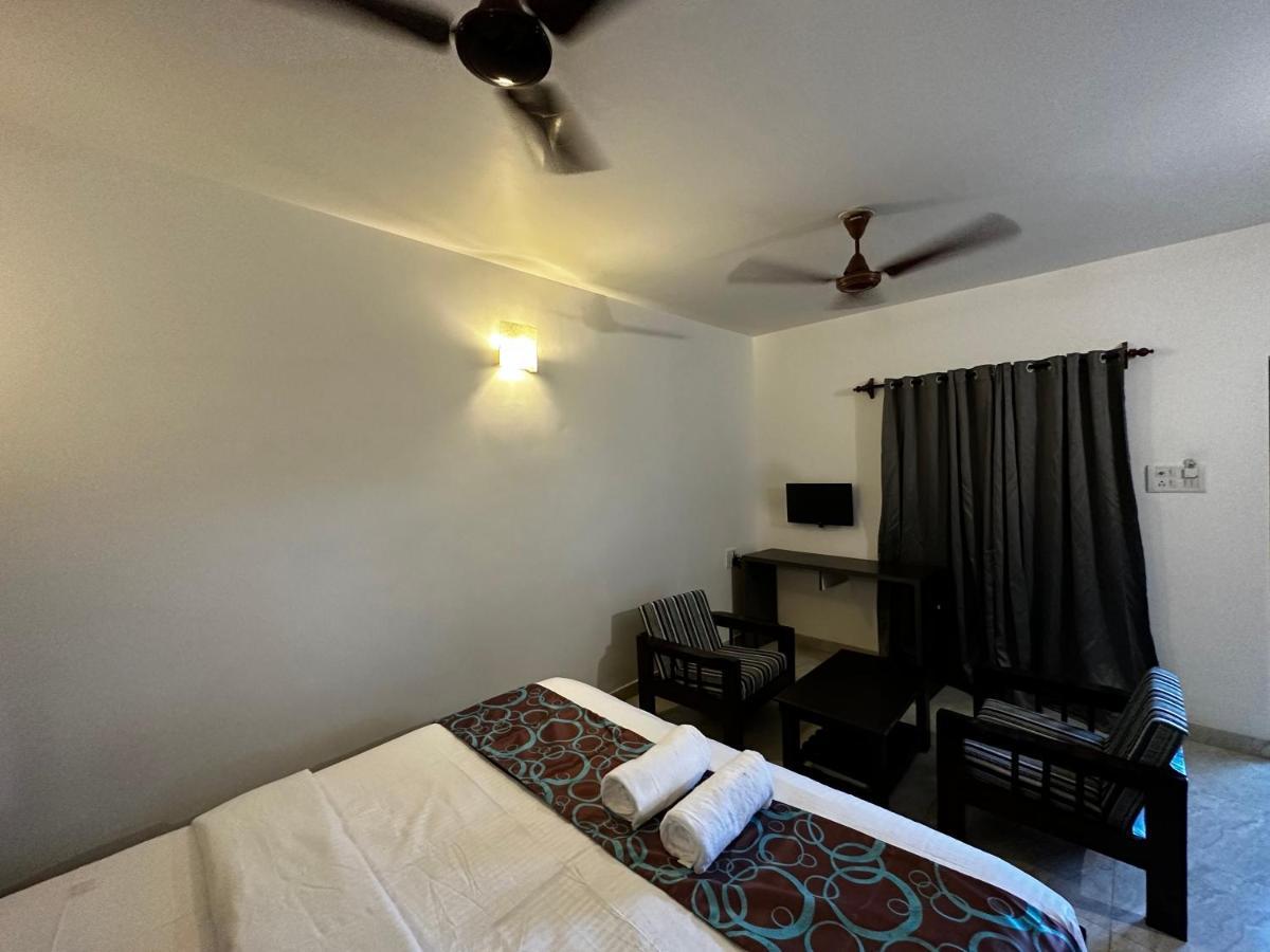 Sunshine Vagator Hotel Luaran gambar