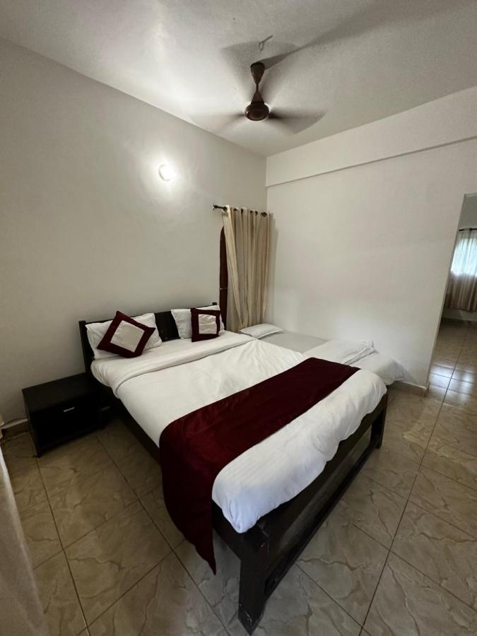 Sunshine Vagator Hotel Luaran gambar