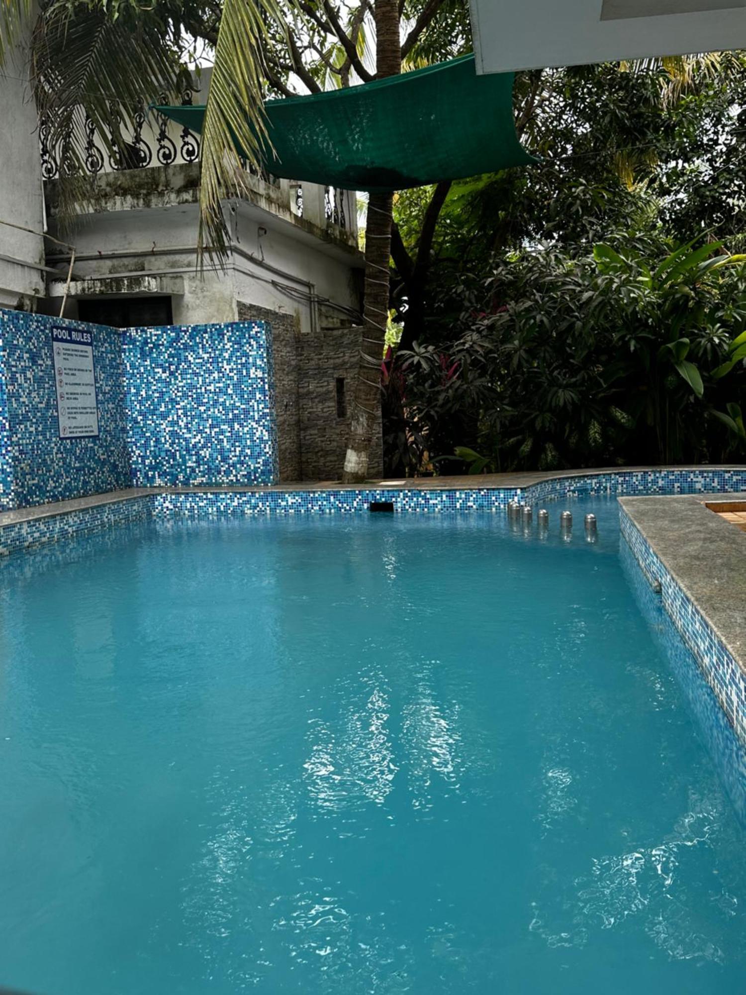 Sunshine Vagator Hotel Luaran gambar